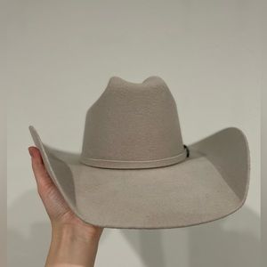 Cavender's Silverbelly Cattleman's Crown Premium Wool Cowgirl Hat